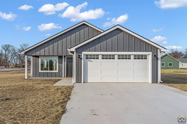 1928 NW 8th St, Topeka, KS 66608