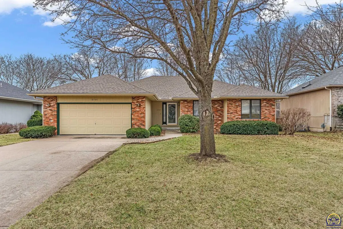6705 SW Scathelock Rd, Topeka, KS 66614 - #1