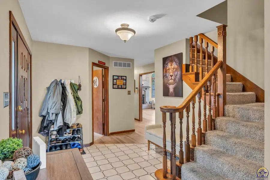 920 SE 43rd St, Topeka, KS 66609 - #3