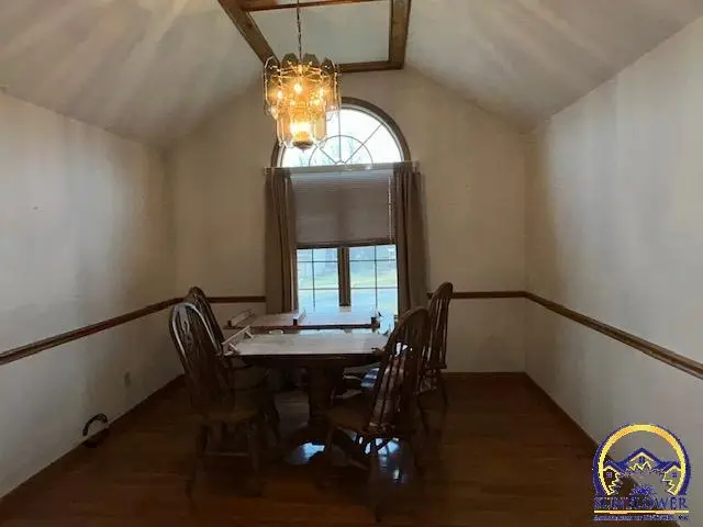 3776 SW Deer Trail Dr, Topeka, KS 66610 - #3