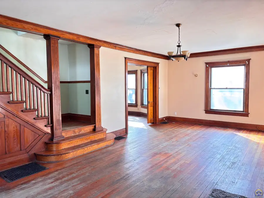 712 Neosho St, Emporia, KS 66801 - #3