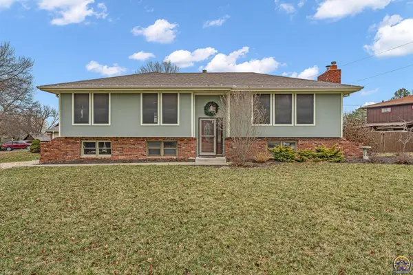 2912 SE Burton St, Topeka, KS 66605