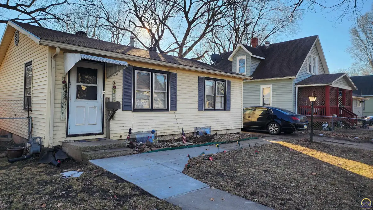 534 NE Wabash Ave, Topeka, KS 66616 - #1