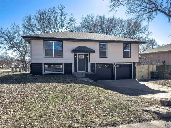 1701 Evergreen, Leavenworth, KS 66048
