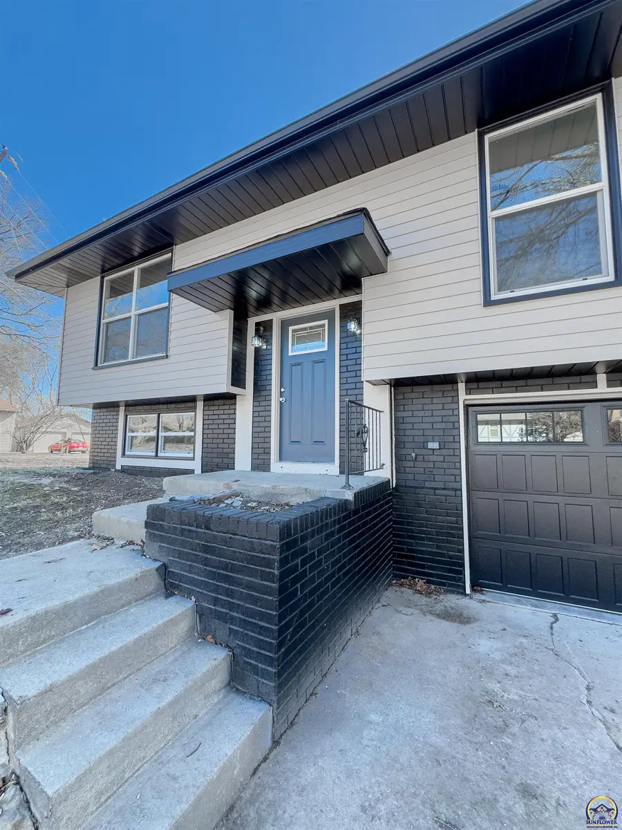 1701 Evergreen, Leavenworth, KS 66048 - #3