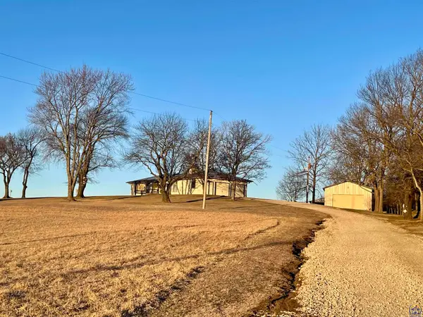 11277 S Auburn Rd, Carbondale, KS 66614-9257