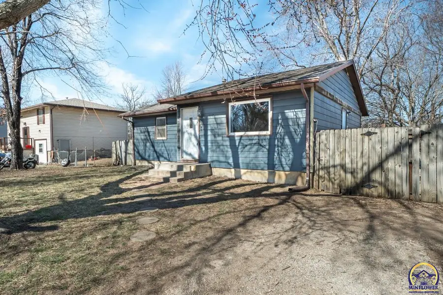 118 W David, Carbondale, KS 66414 - #2