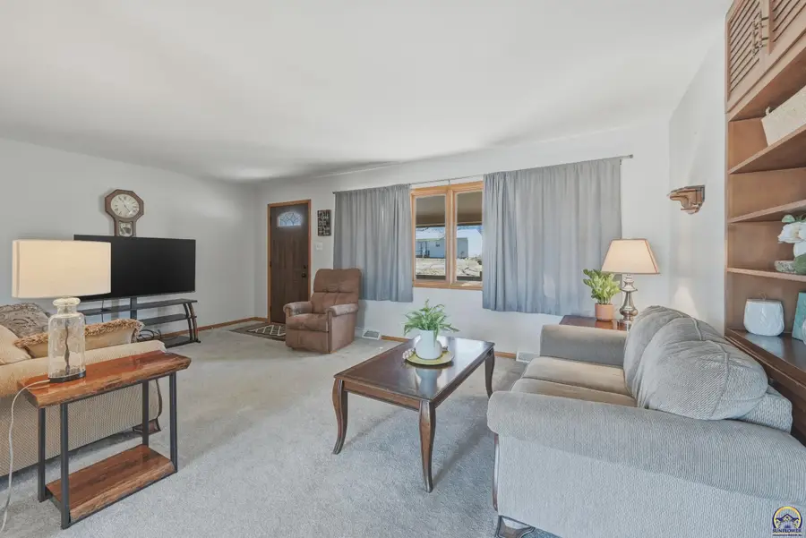 1537 SW Glendale Dr, Topeka, KS 66604 - #3