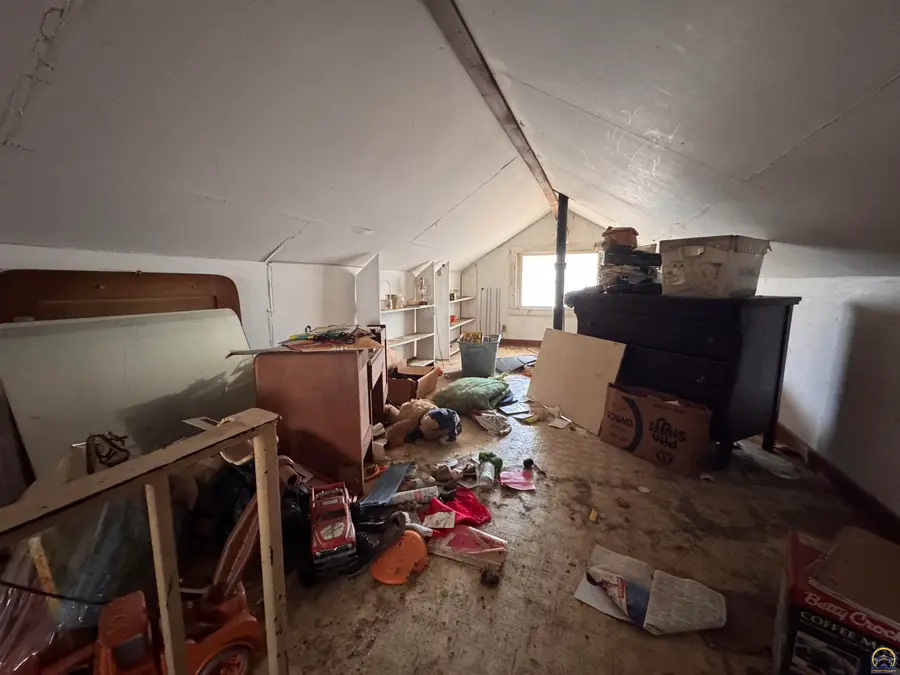 711 SE Lawrence St, Topeka, KS 66607 - #3