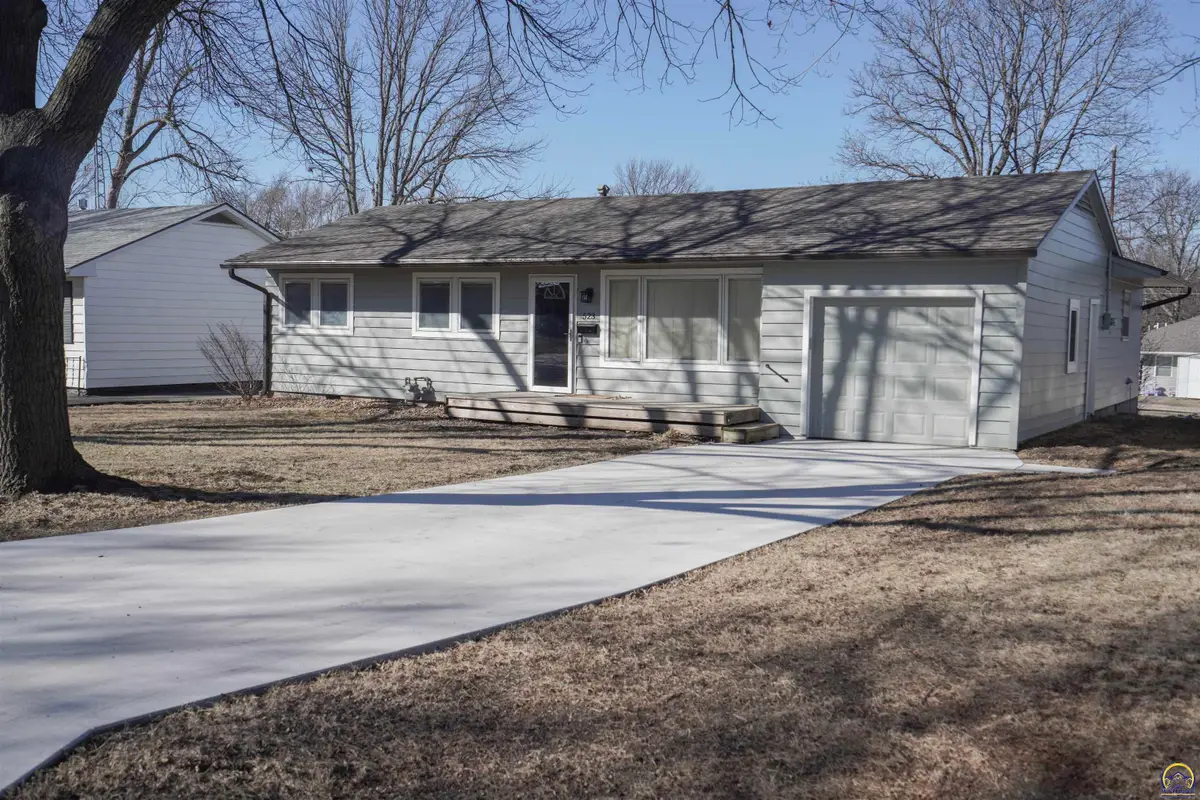 523 Montana Ave, Holton, KS 66436 - #1