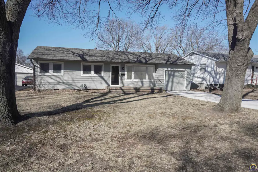 523 Montana Ave, Holton, KS 66436 - #2
