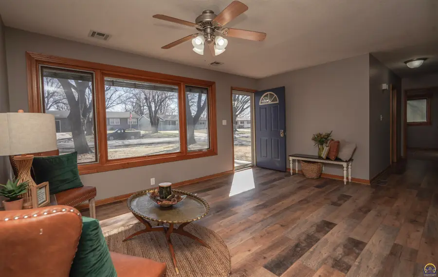 523 Montana Ave, Holton, KS 66436 - #3