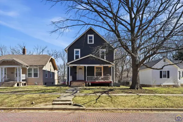 1928 SW Buchanan St, Topeka, KS 66604