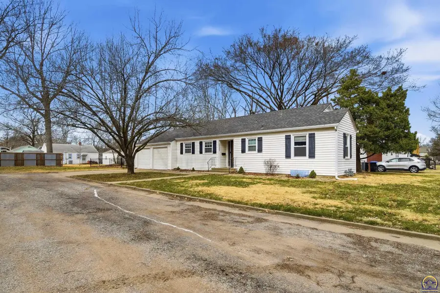 1721 SW High Ave, Topeka, KS 66604 - #2