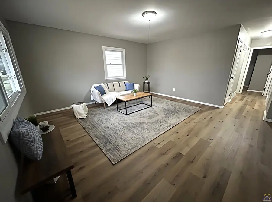 1909 SW Crest Dr, Topeka, KS 66604 - #3