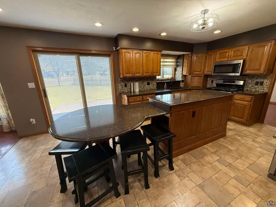 4208 SW Stone Ave, Topeka, KS 66610 - #3