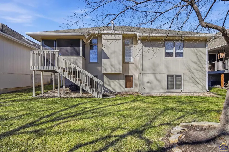 2408 SW Kings Ct, Topeka, KS 66614 - #2