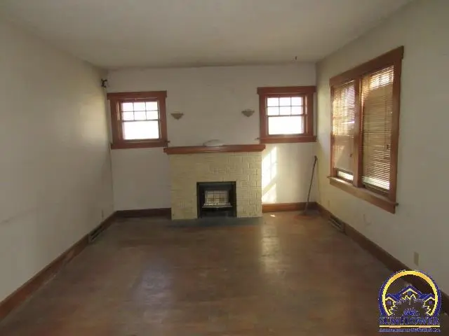 1035 SW Randolph Ave, Topeka, KS 66604-1754 - #3
