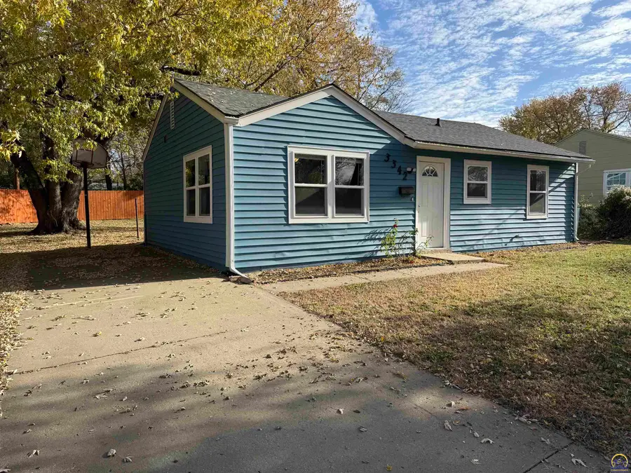 3342 SE Irvingham St, Topeka, KS 66605 - #2