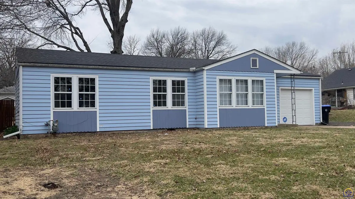 4839 SW 18th St, Topeka, KS 66604 - #1