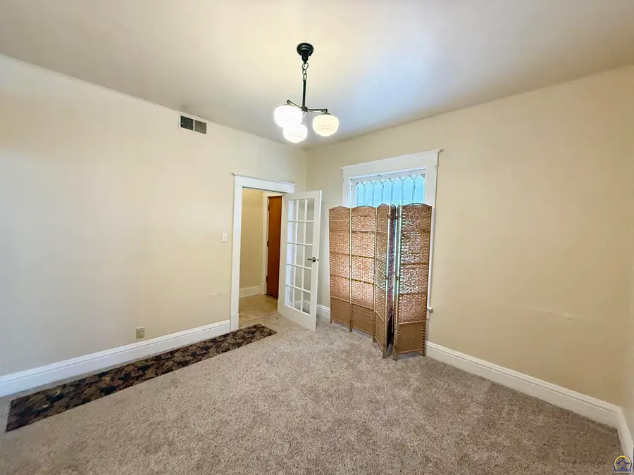 1415 SW Western Ave, Topeka, KS 66604 - #2
