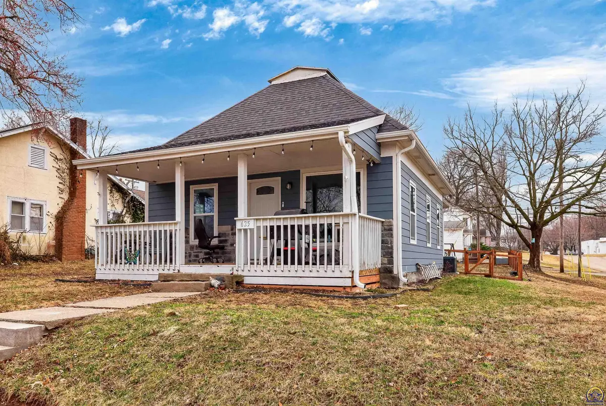 625 New Jersey Ave, Holton, KS 66436 - #1