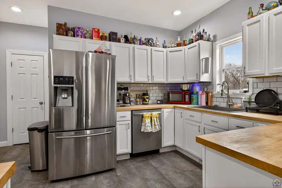 625 New Jersey Ave, Holton, KS 66436 - #2