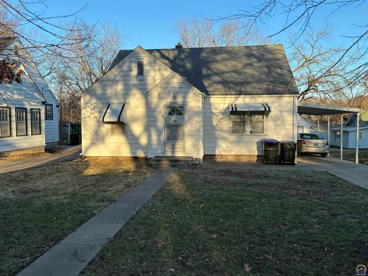 2240 SE Maryland Ave, Topeka, KS 66605 - #1