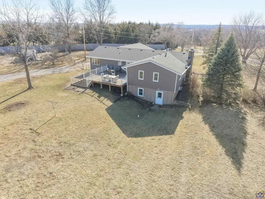 10826 SW Burlingame Rd, Wakarusa, KS 66546 - #3