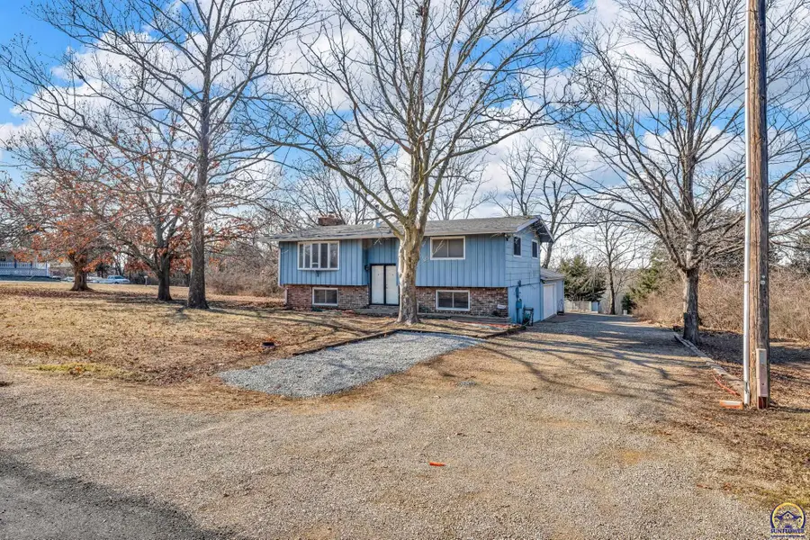 6395 Ridgeview Dr, Ozawkie, KS 66070 - #3