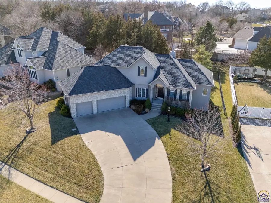 3743 SW Clarion Park Dr, Topeka, KS 66610 - #2