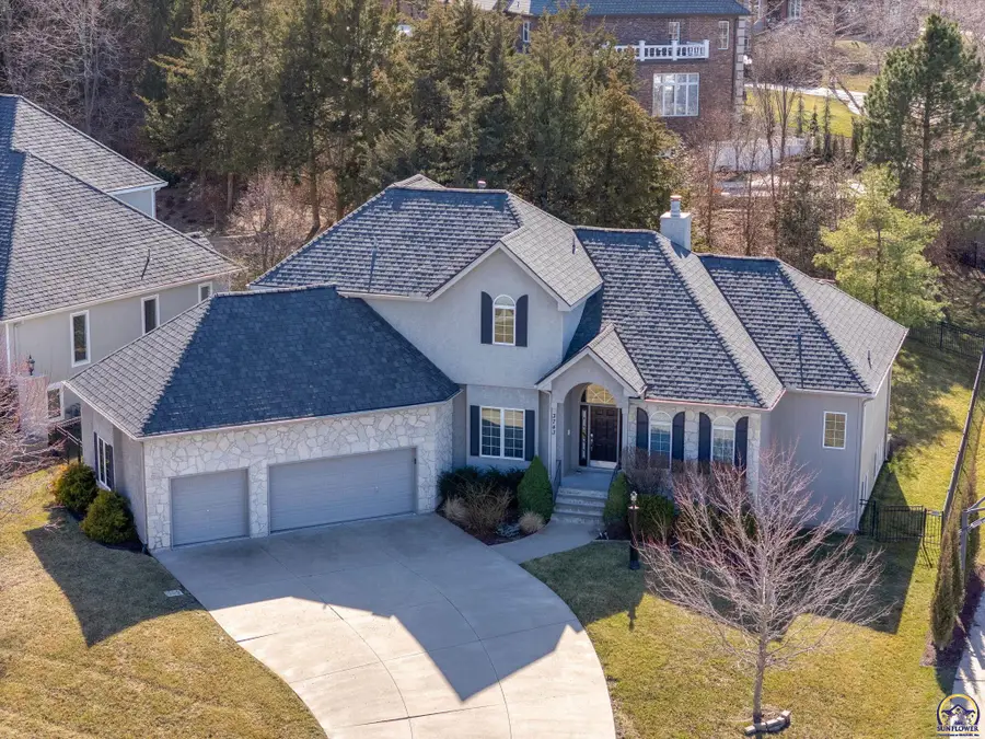 3743 SW Clarion Park Dr, Topeka, KS 66610 - #3