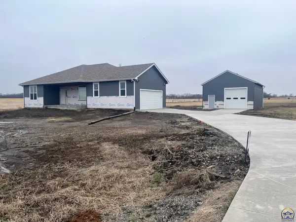 3049 SW Auburn Rd, Topeka, KS 66614