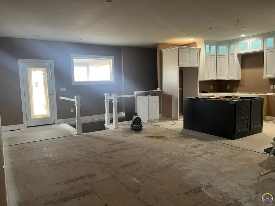 3049 SW Auburn Rd, Topeka, KS 66614 - #3