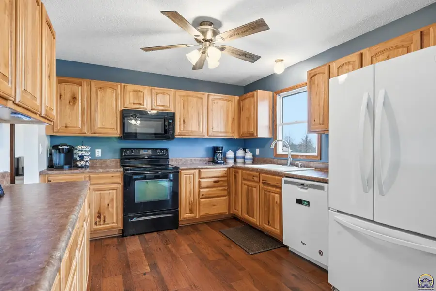 835 NE 62nd St, Topeka, KS 66617 - #2