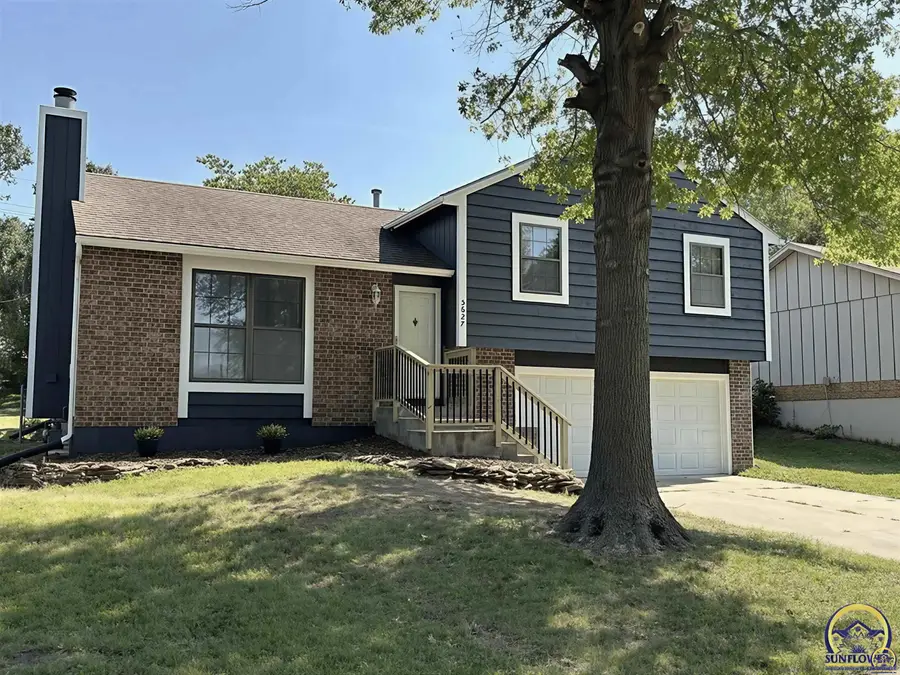 5627 SW 36th Ter, Topeka, KS 66614 - #2