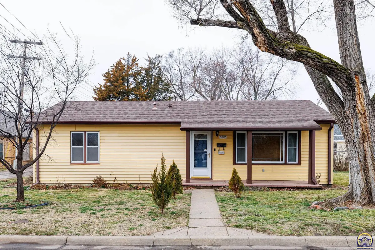 205 S 4th St, Saint Marys, KS 66536 - #1