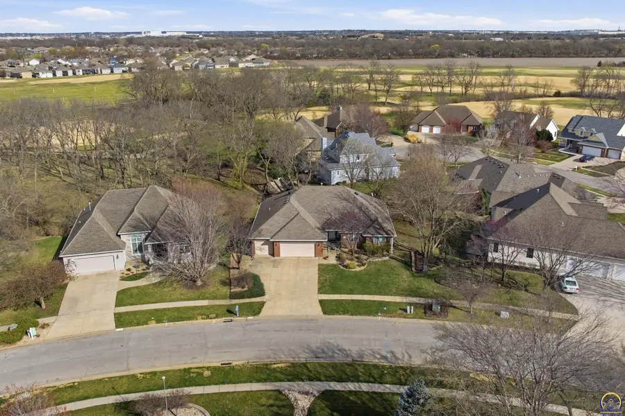 4606 SW Moundview Dr, Topeka, KS 66610-1602 - #3