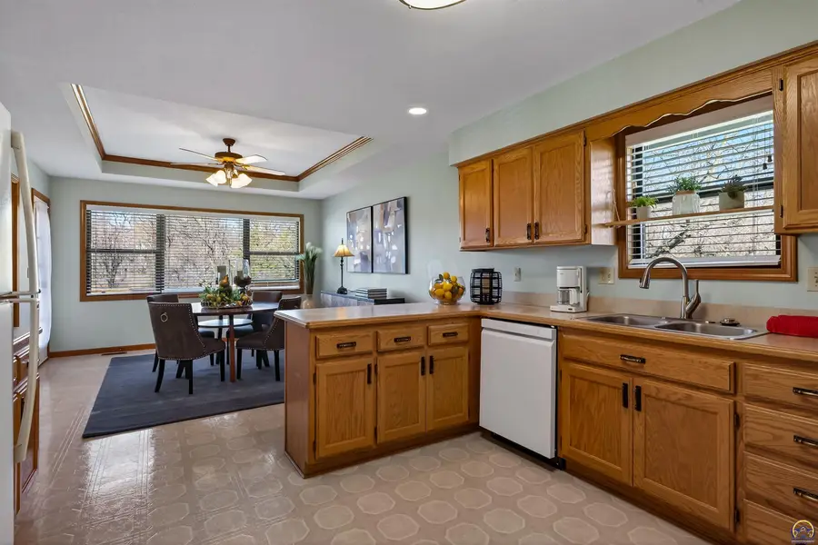 4042 NW Cherry Creek Dr, Topeka, KS 66618 - #3