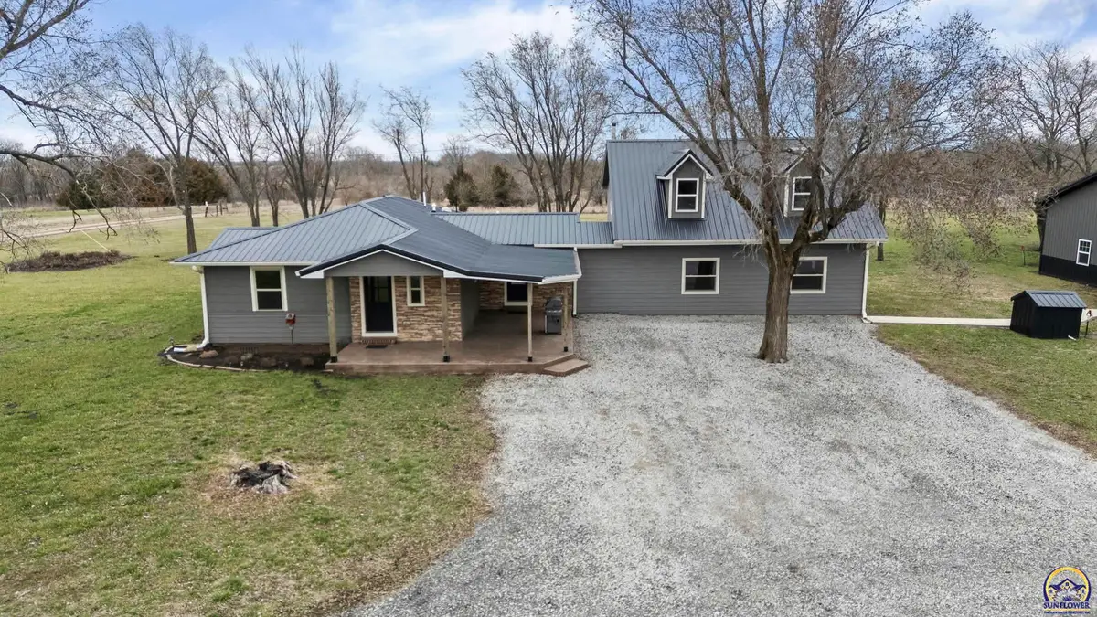 3139 E 293rd St, Melvern, KS 66510 - #1