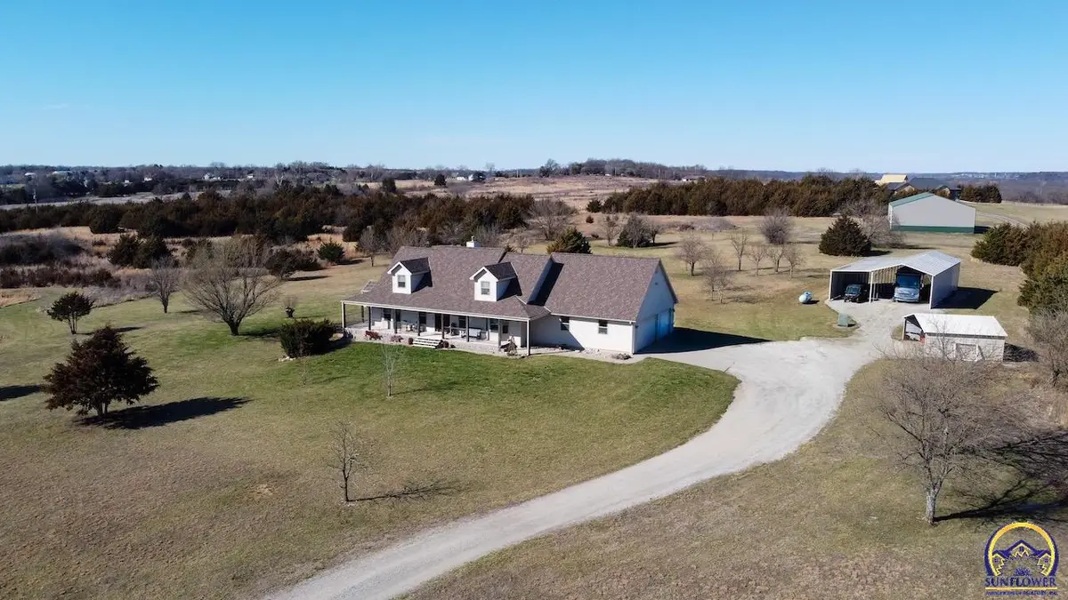 1922 NE 70th St, Topeka, KS 66617 - #1