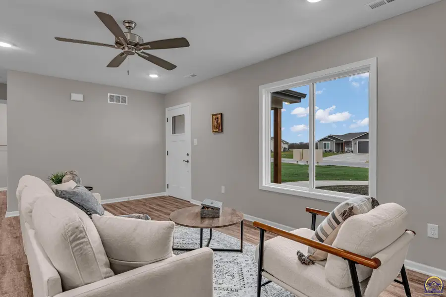 724 Teresa Ct, Carbondale, KS 66414 - #3