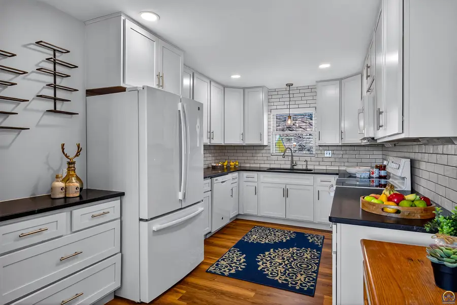 554 W 15th St, Horton, KS 66439 - #2