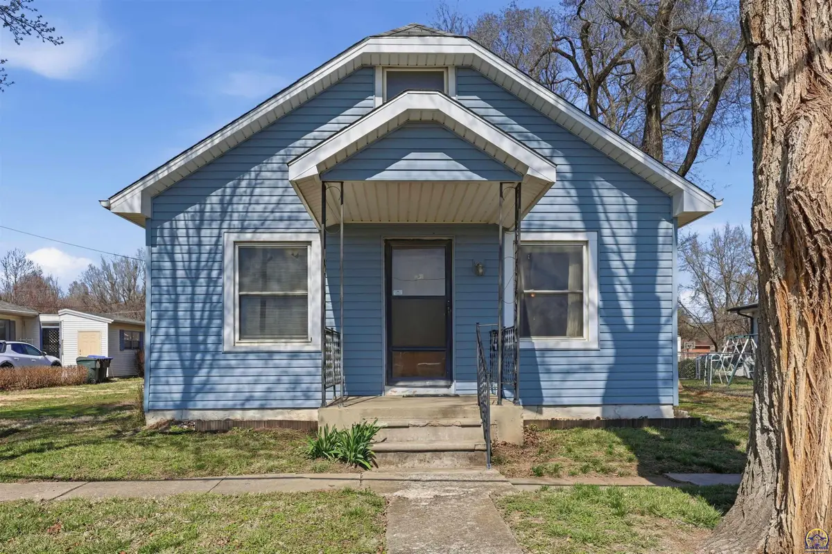 2716 NE Seward Ave, Topeka, KS 66616 - #1