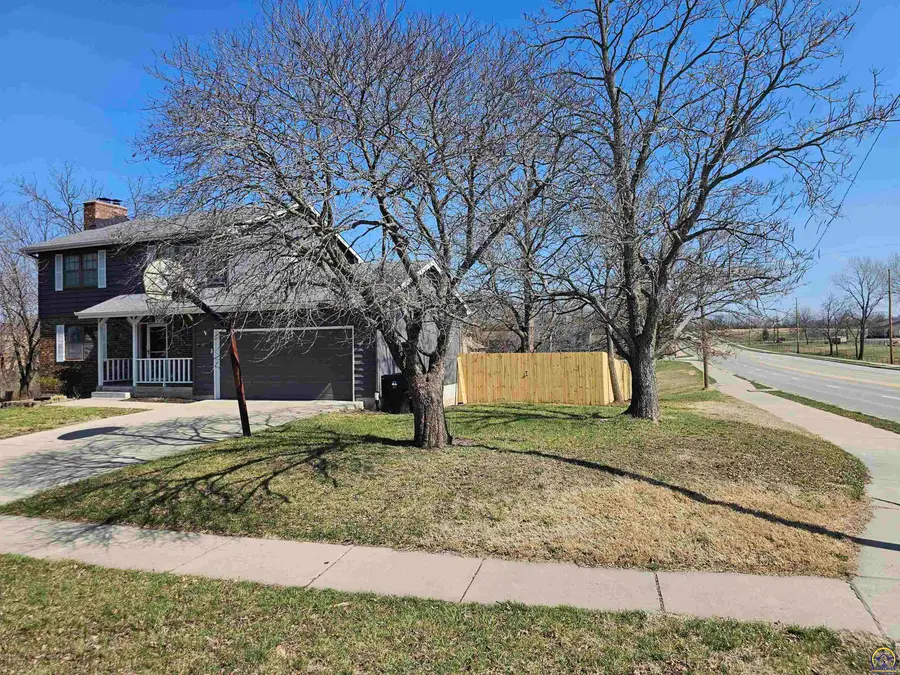 4460 SE Pennsylvania Ave, Topeka, KS 66609 - #2