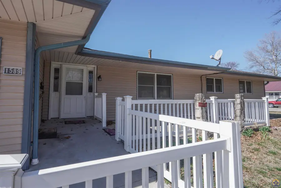1589 2nd Ave W, Horton, KS 66439 - #3