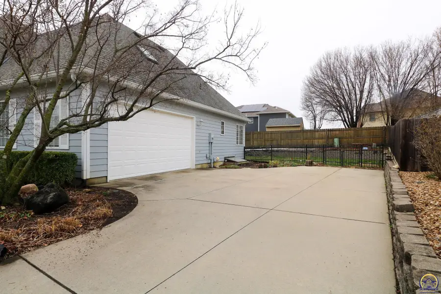 2901 West Lake Dr, Emporia, KS 66801 - #3