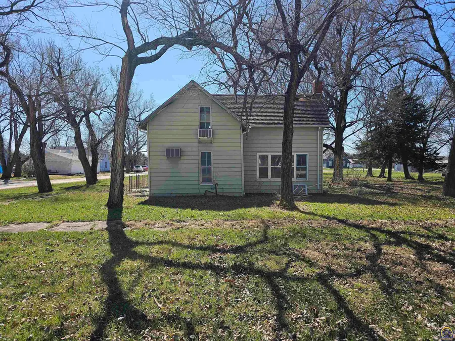 425 Grimsley St, Allen, KS 66868 - #2