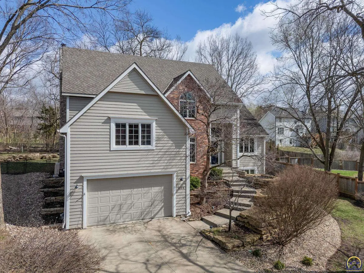 1128 Dubs Ct, Lawrence, KS 66049 - #1