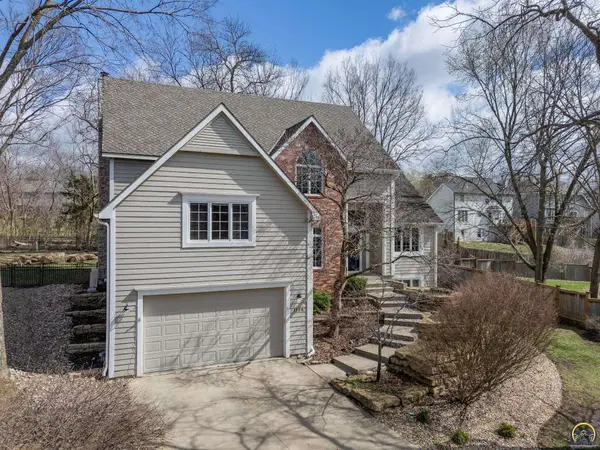 1128 Dubs Ct, Lawrence, KS 66049